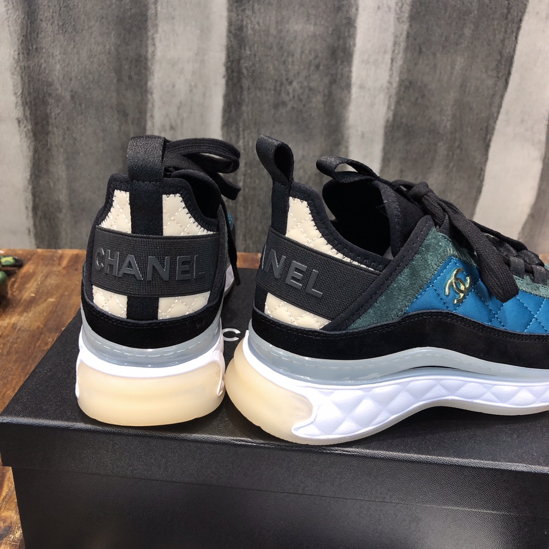 Chanel Fabric & Suede Calfskin Low Top Sneaker 9 - vstockx