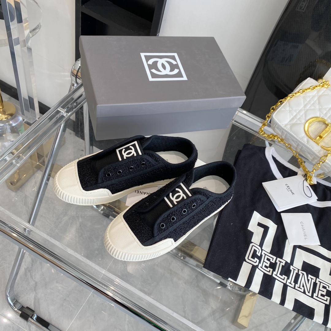 Chanel Flat canvas Sneaker 2 - vstockx