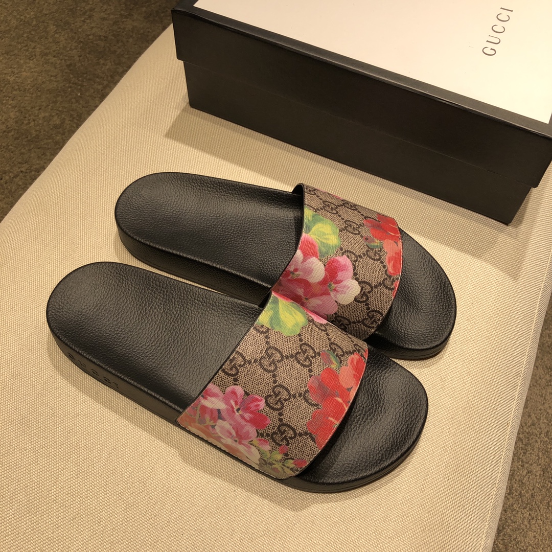 Gucci Slippers 35 - vstockx
