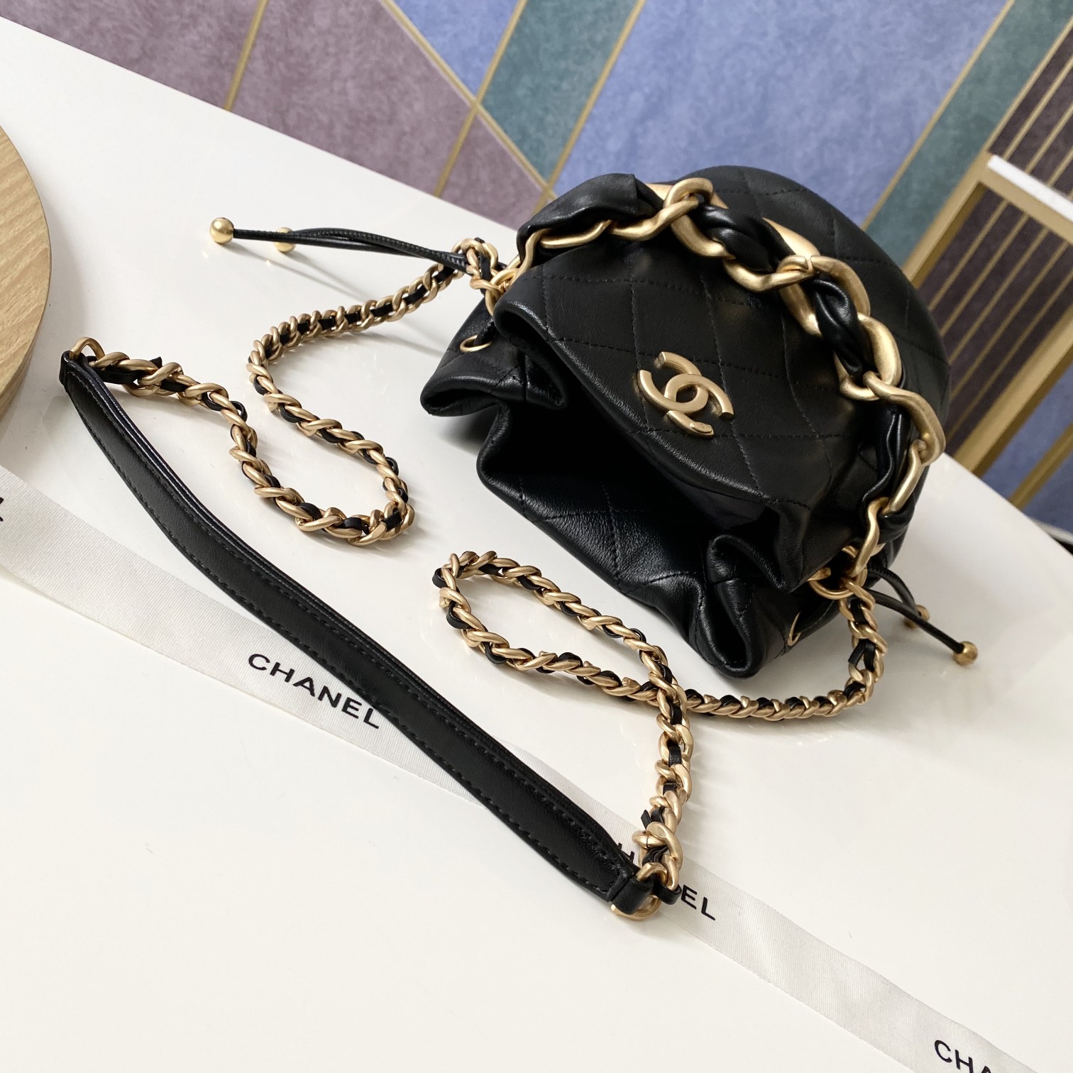 Handbag Chanel AS2390 size 16 19 13 cm - vstockx