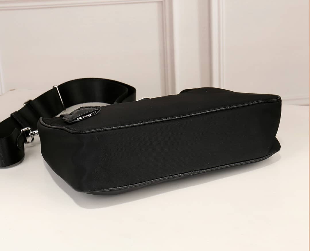 handbag prada 1418 size 22*16*6 cm - vstockx