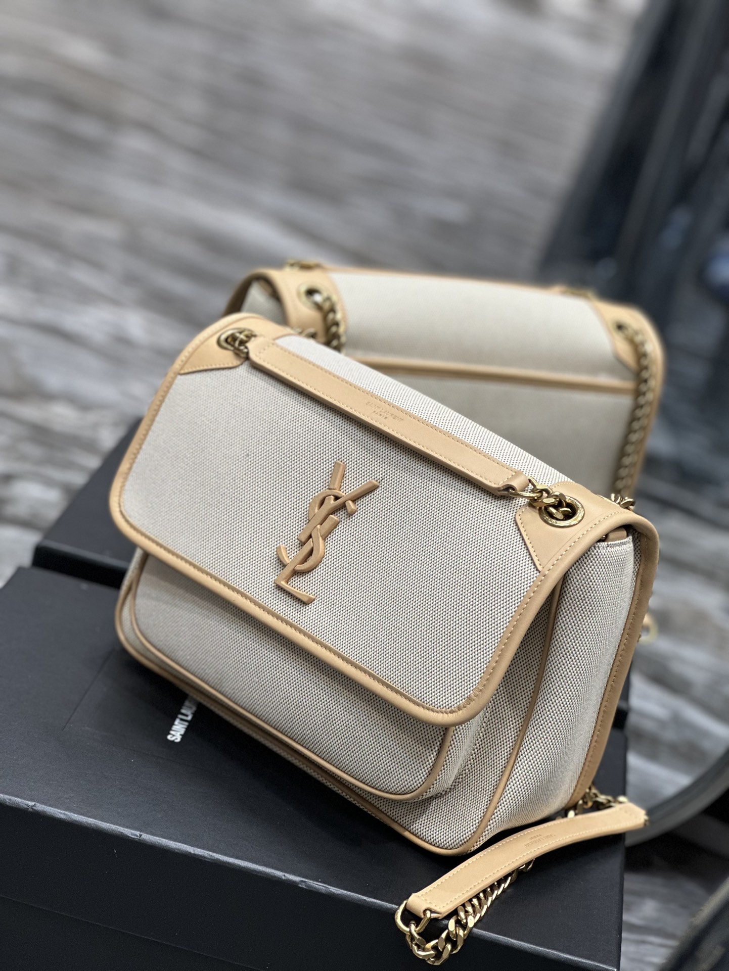 Handbags SAINT LAURENT 498894 size 28  20.5  8.5 cm - vstockx