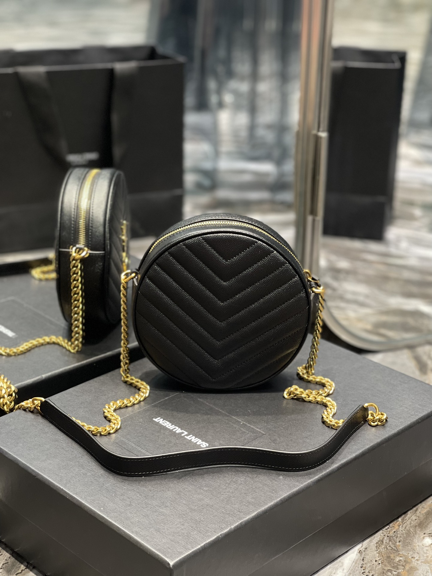 Handbags SAINT LAURENT 610436 size 17x17x5.5 cm - vstockx