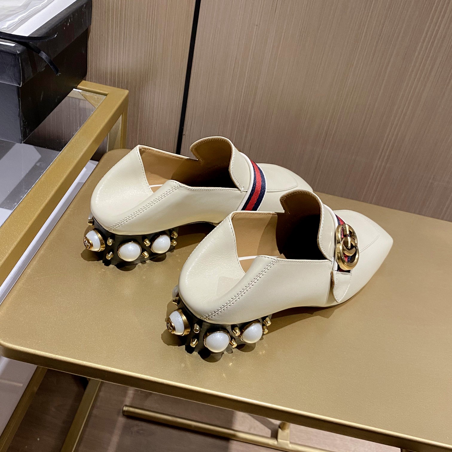 Gucci Leather mid-heel loafer Women 12 - vstockx