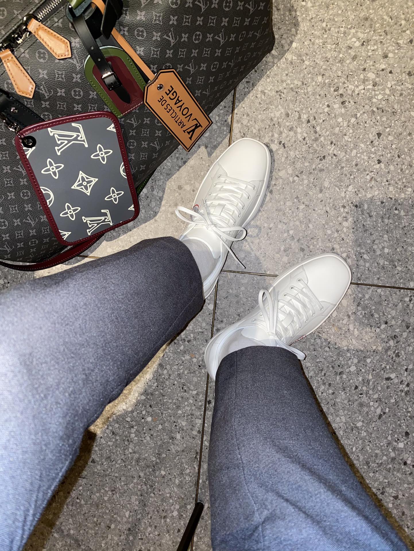 Christian Louboutin Low Top Sneakers 2 - vstockx