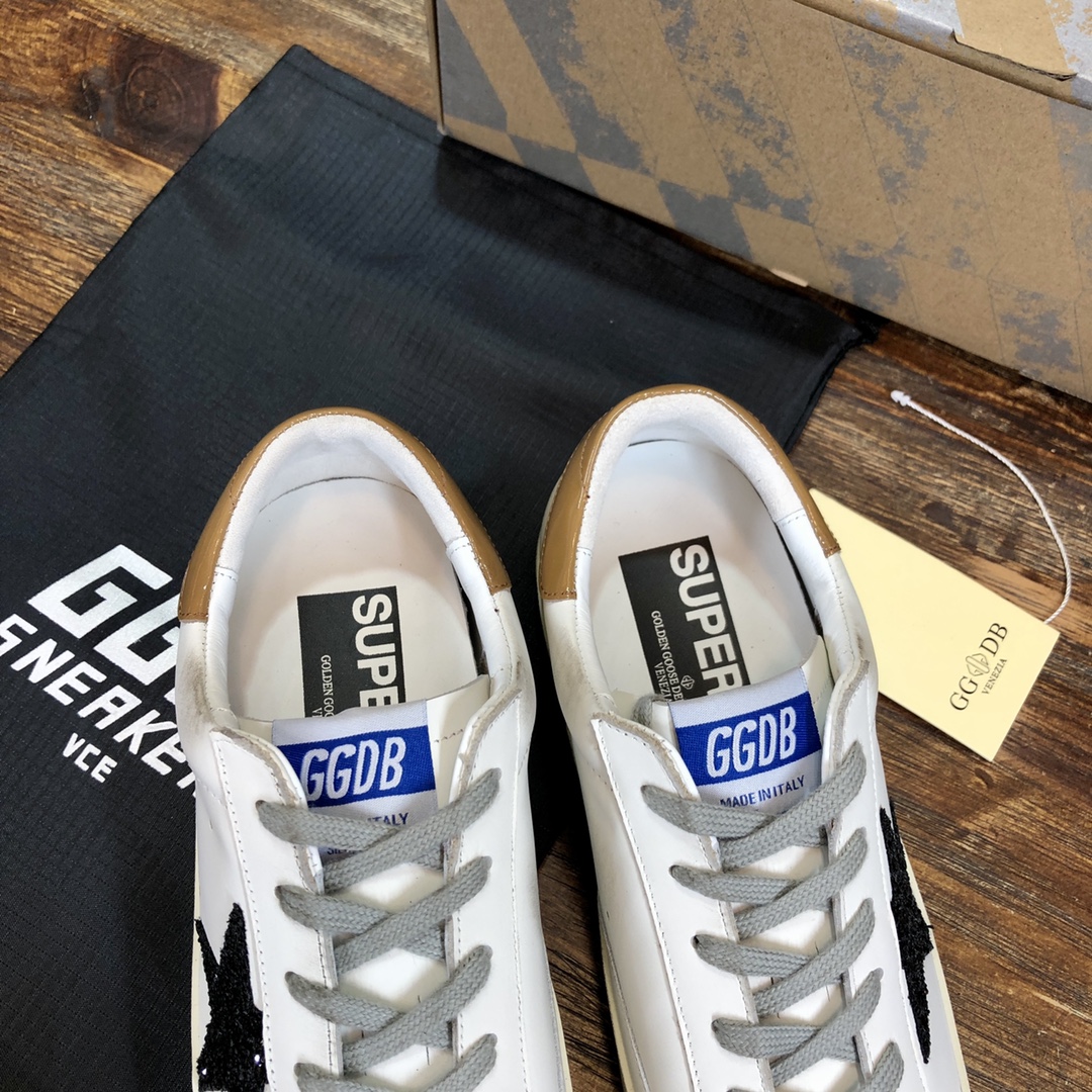 Golden Goose Superstar distressed-finish sneakers 14 - vstockx