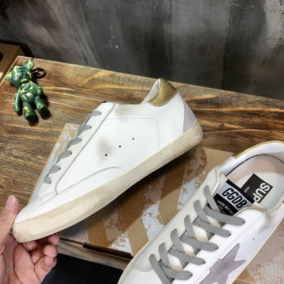 Golden Goose Superstar distressed-finish sneakers 13 - vstockx