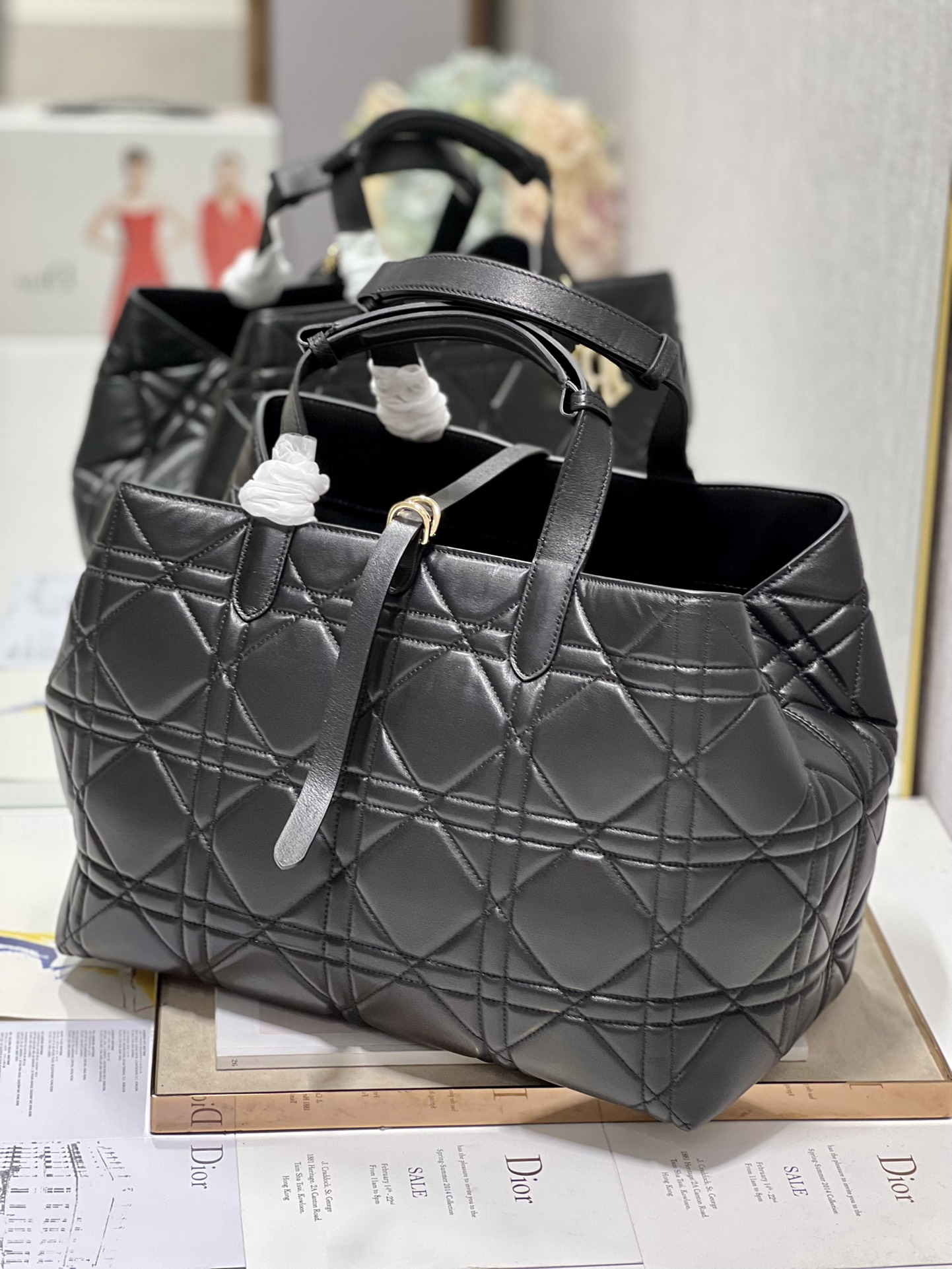 Handbag Dior 1188 size 37  43  22 cm - vstockx