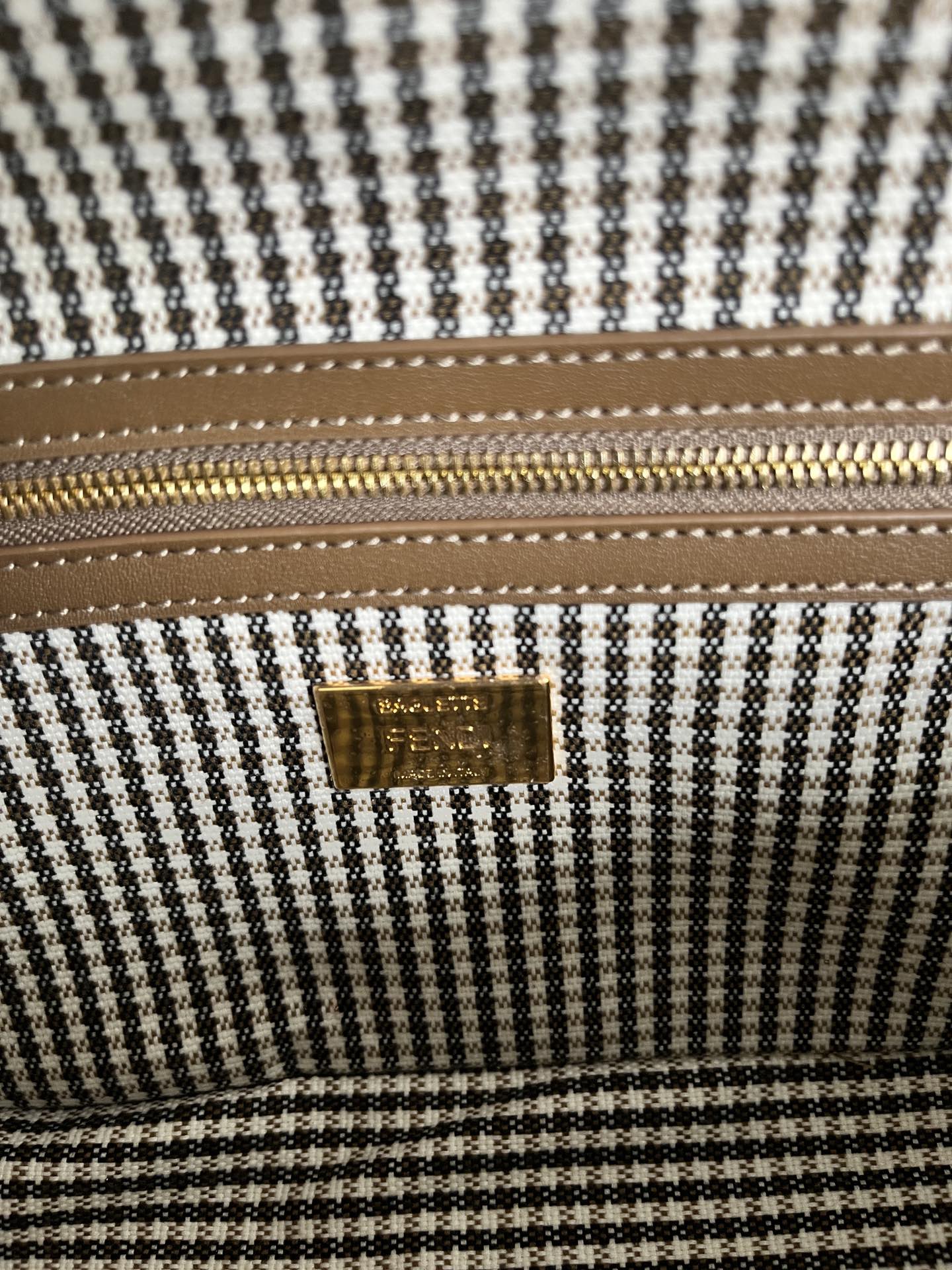 handbags FENDI 0159 size:26*5*15cm - vstockx