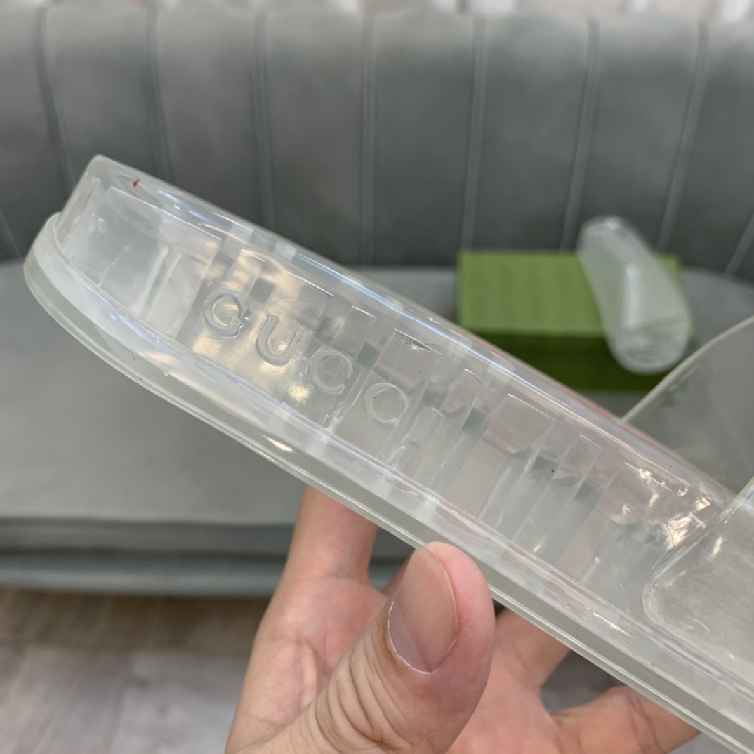 Gucci Slippers 3 - vstockx