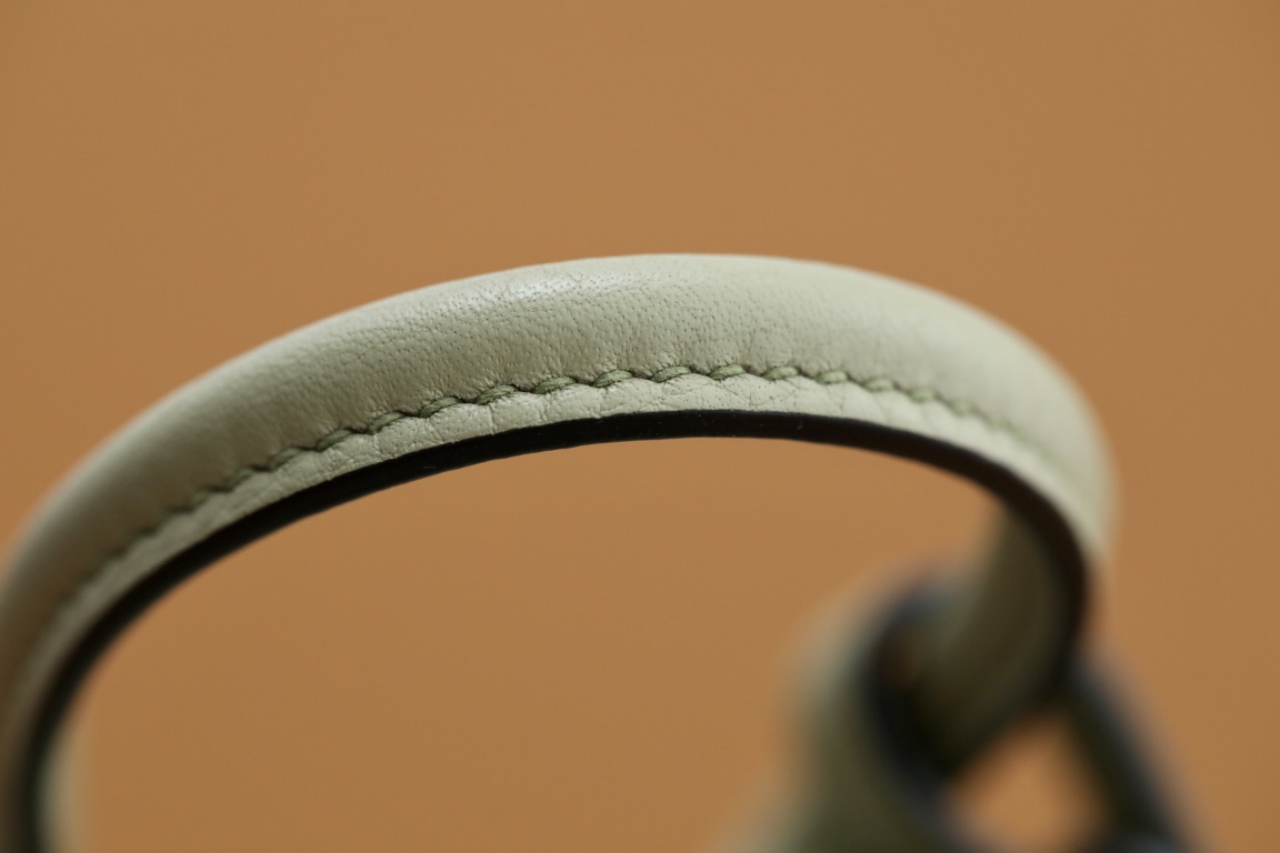 Handbags Hermes Lindy mini tc - vstockx