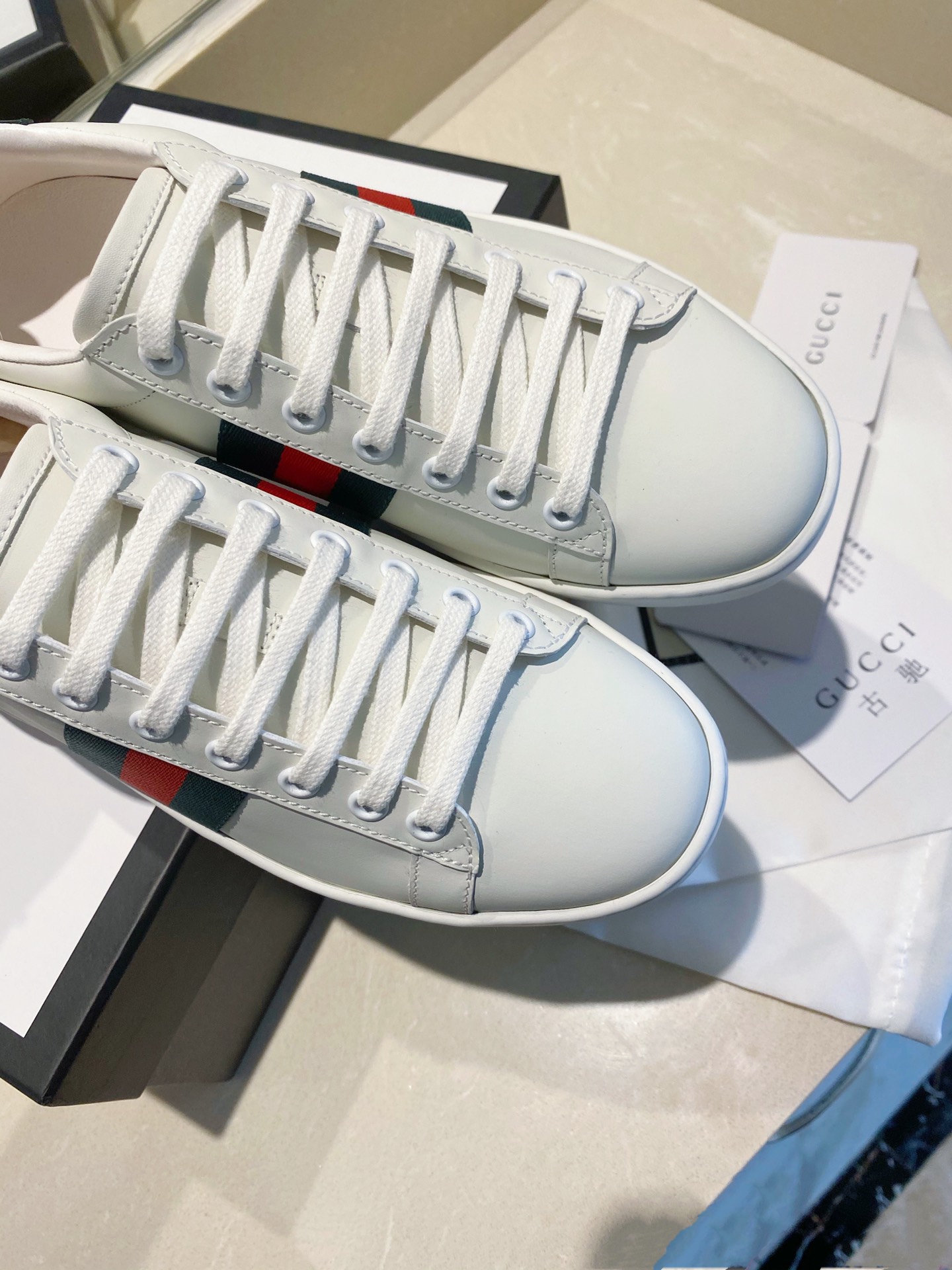 Gucci Women's Ace sneaker with bee sneaker 4 - vstockx