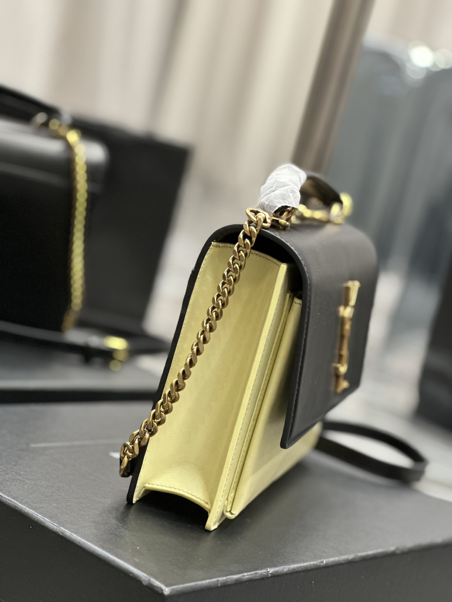 Handbags SAINT LAURENT 634723 size 25x18x5 cm - vstockx