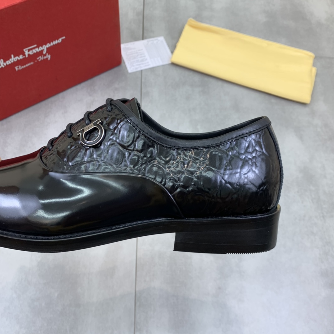 Salvatore Ferragamo Boots 12 - vstockx