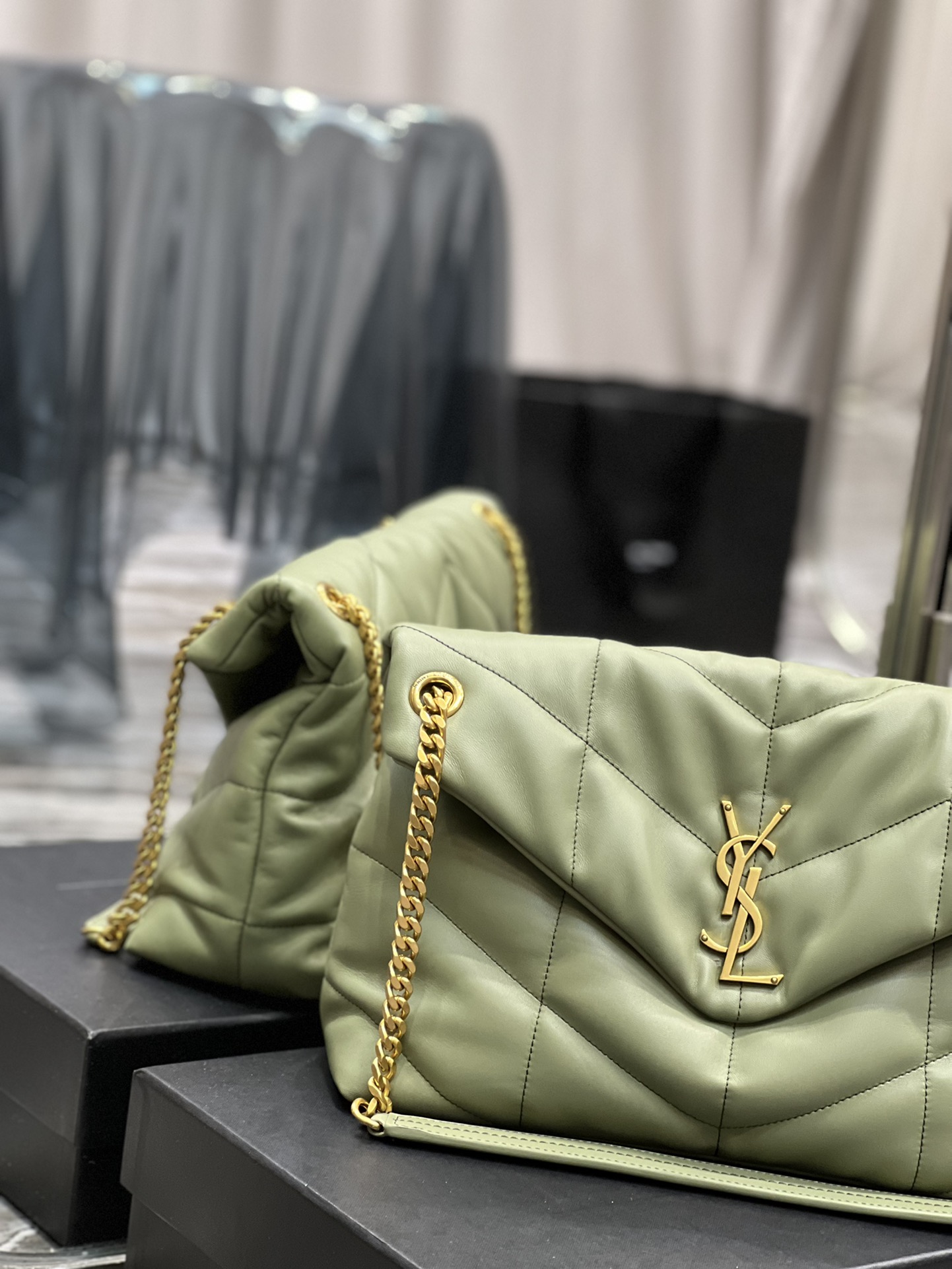 Handbags SAINT LAURENT 577476 size 35x23x13.5 cm - vstockx