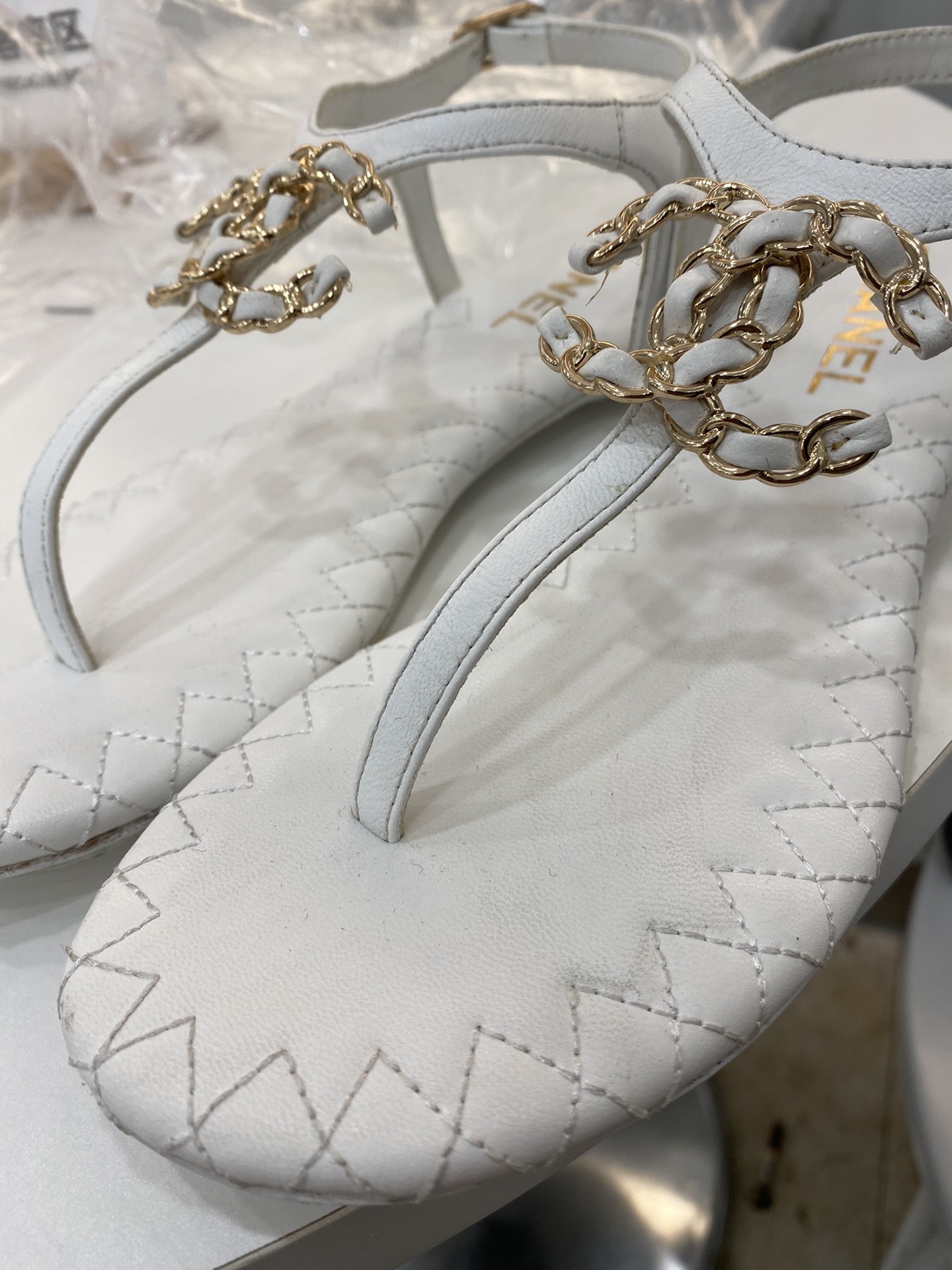 Chanel Slides 52 - vstockx