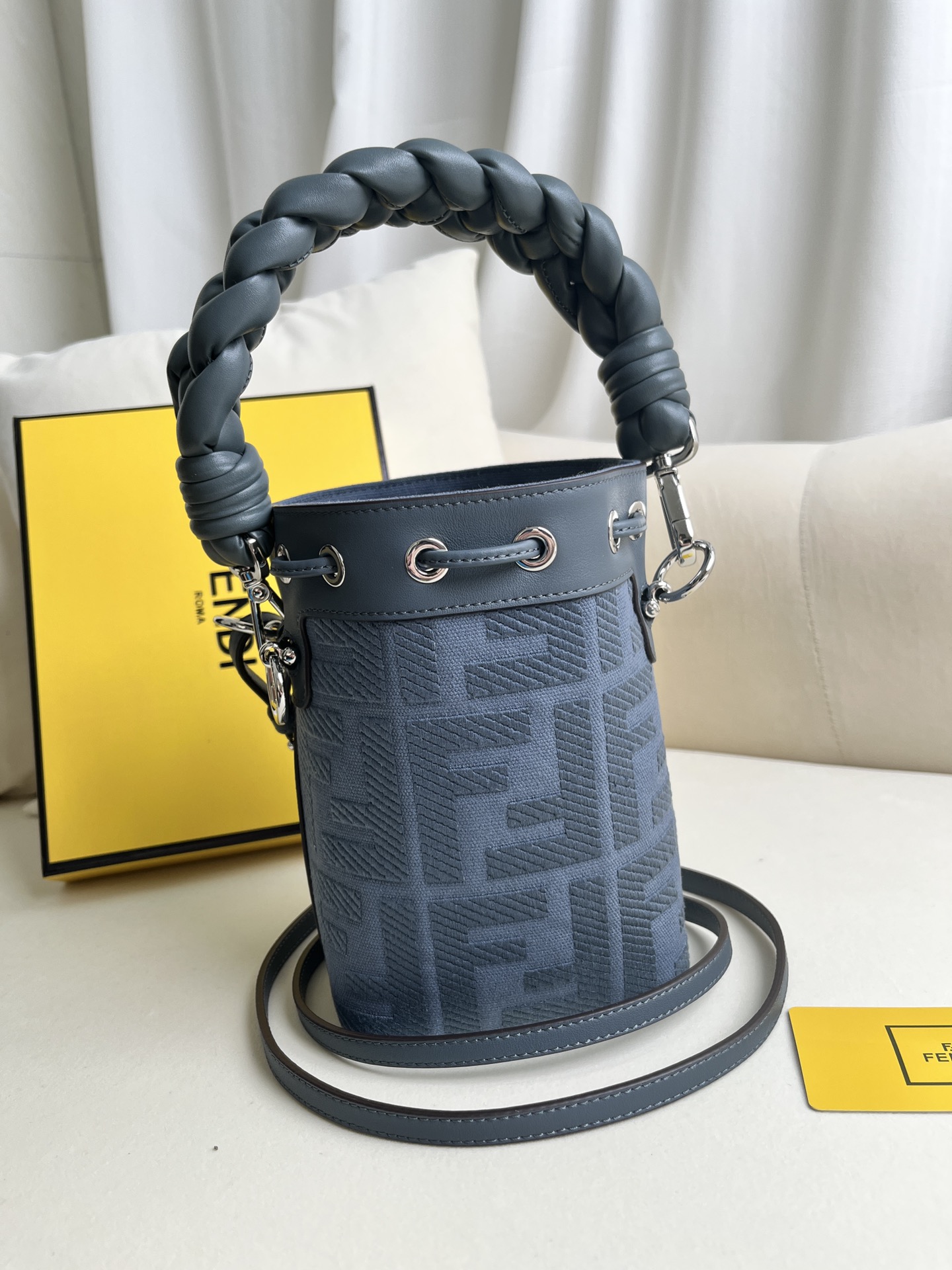 handbags FENDI 038 size:12*18*10cm - vstockx