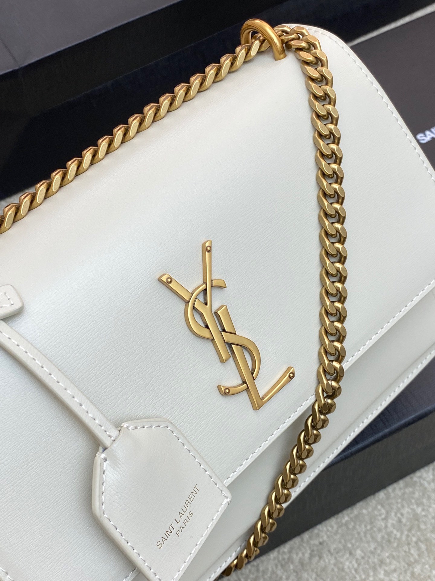 Handbags SAINT LAURENT 442906 size 22x8x16 cm - vstockx