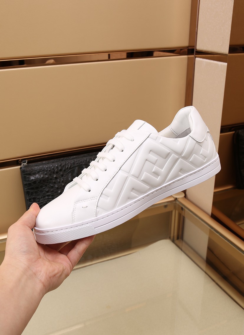 Fendi Low Top Sneakers 9 - vstockx