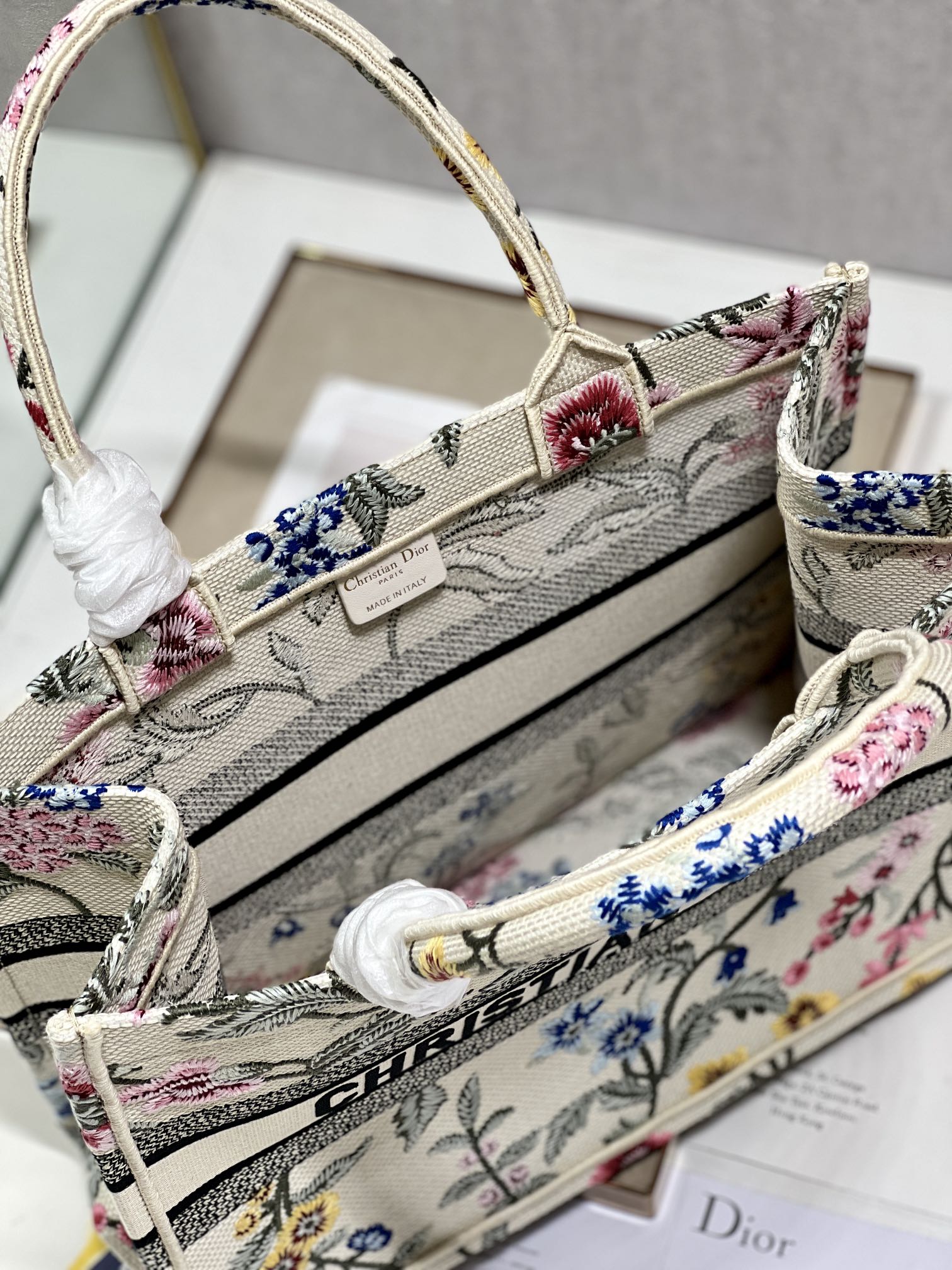 Handbag Dior 1286 size 36  28 cm - vstockx