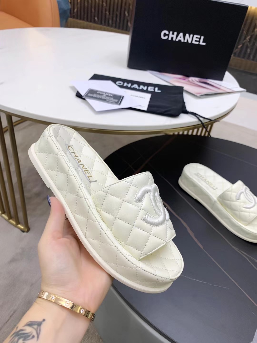 Chanel Slides 10 - vstockx