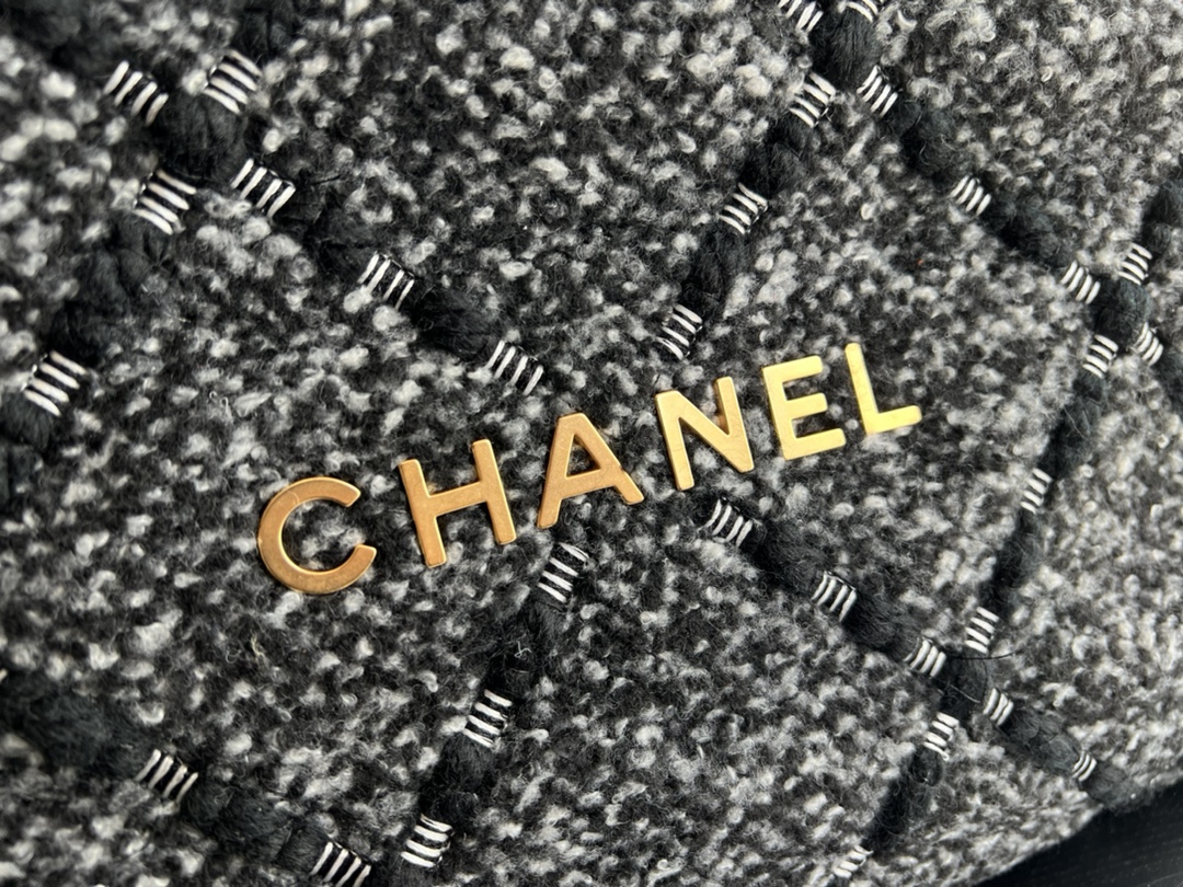Handbag Chanel 3261 size 39cmx42cmx8 cm - vstockx