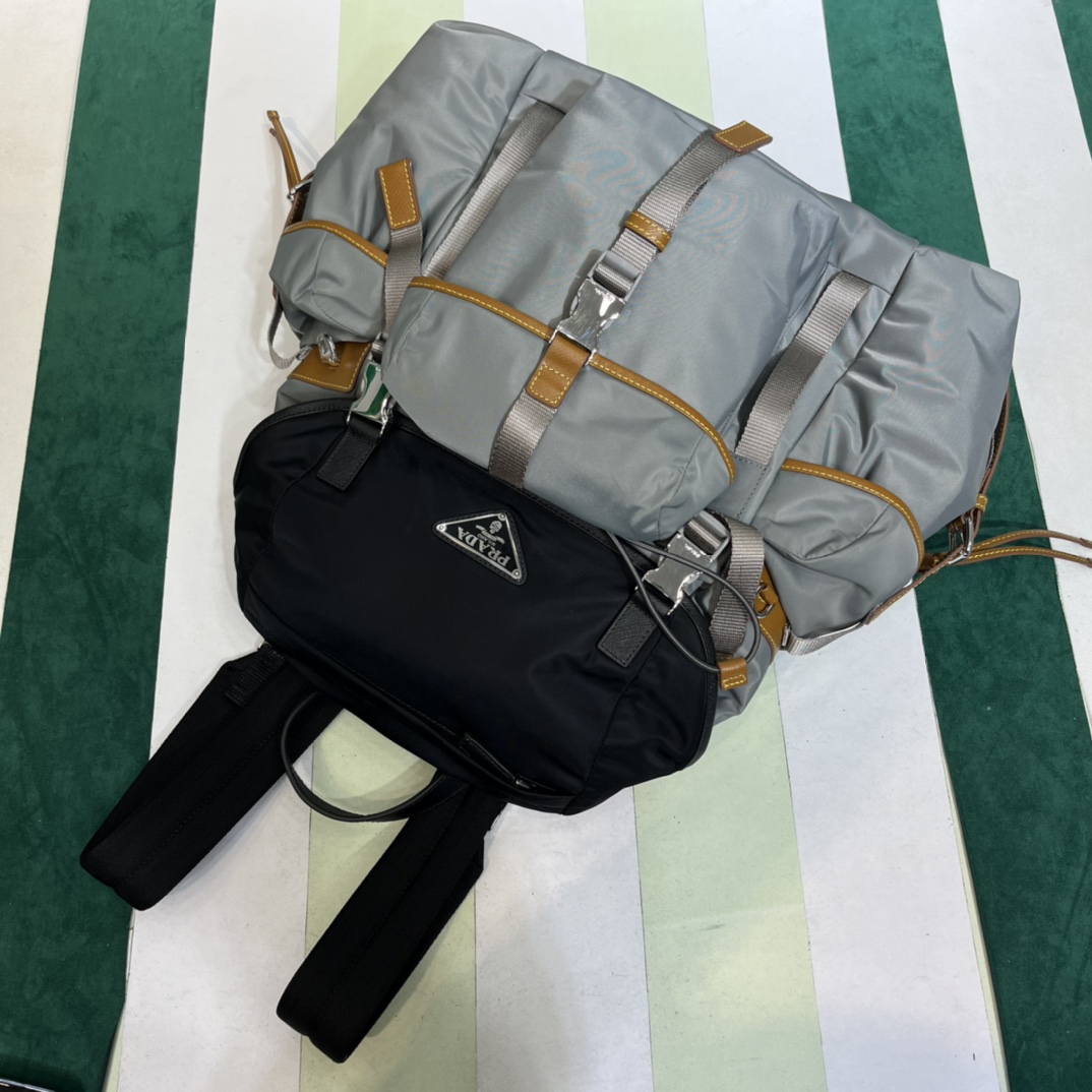 Handbags Prada 2VZ074 size:45×27×17 cm - vstockx