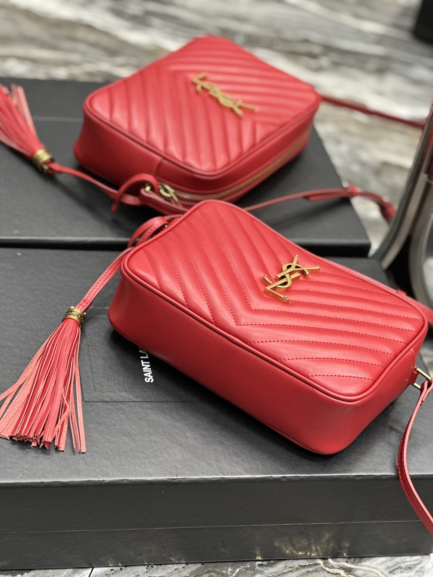 Handbags SAINT LAURENT 520534 size 23x16x6 cm - vstockx
