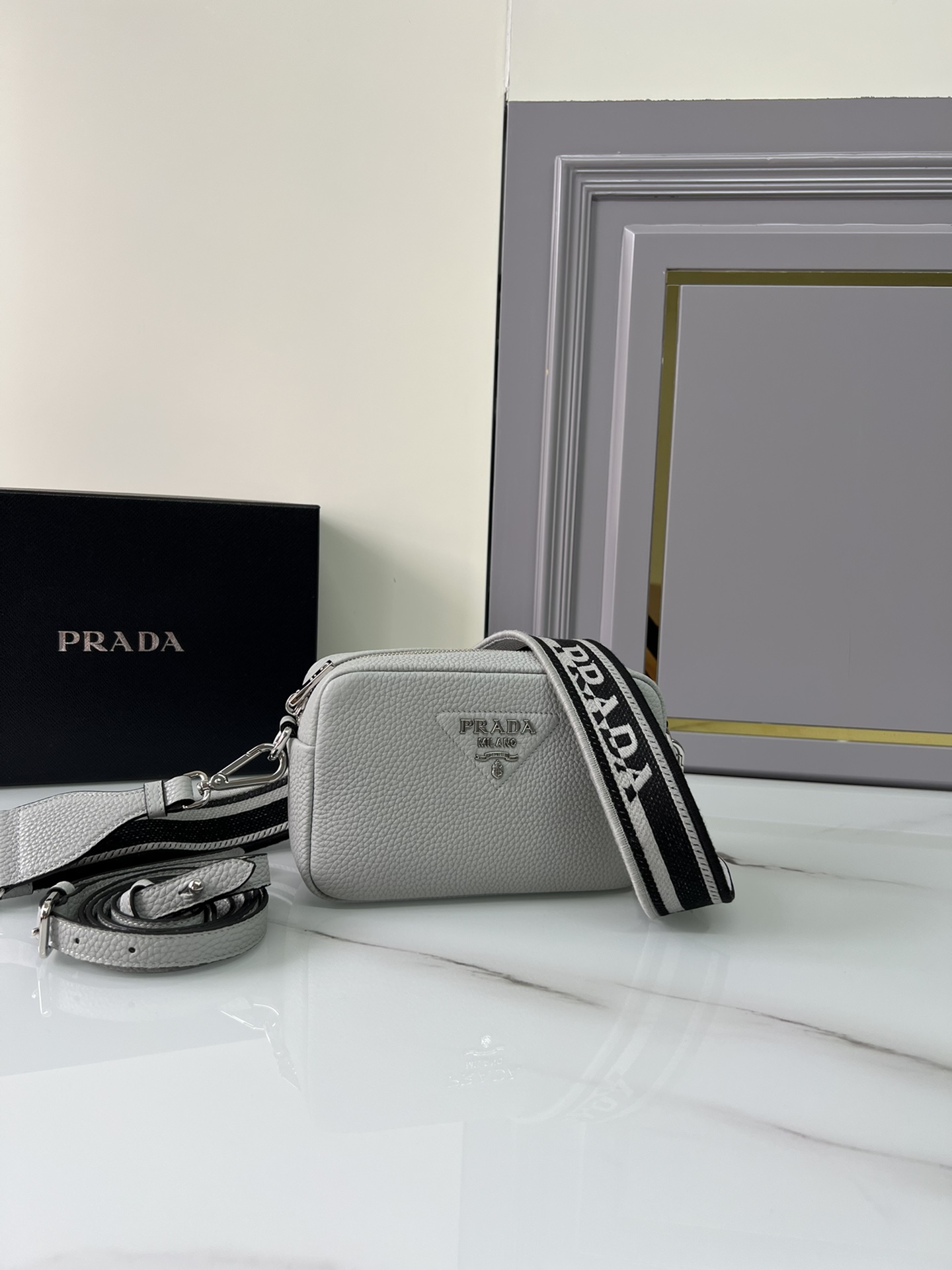 handbags prada 1BH192 19*12*6 - vstockx