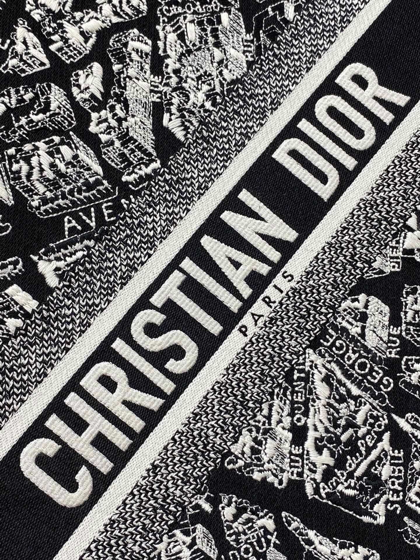 Handbag Dior size 42*18*35 cm - vstockx