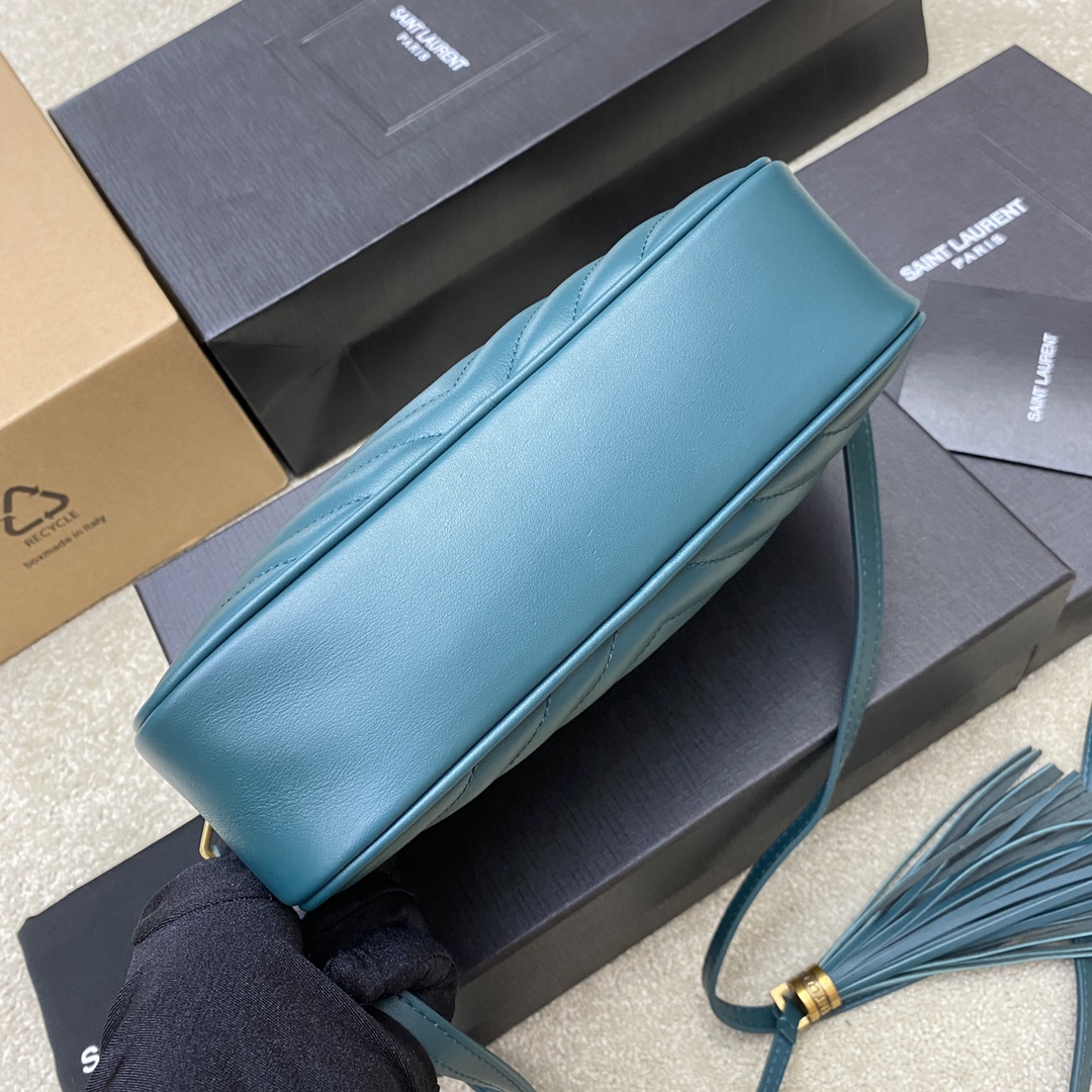 Handbags SAINT LAURENT 520534 size 23x16x6 cm - vstockx