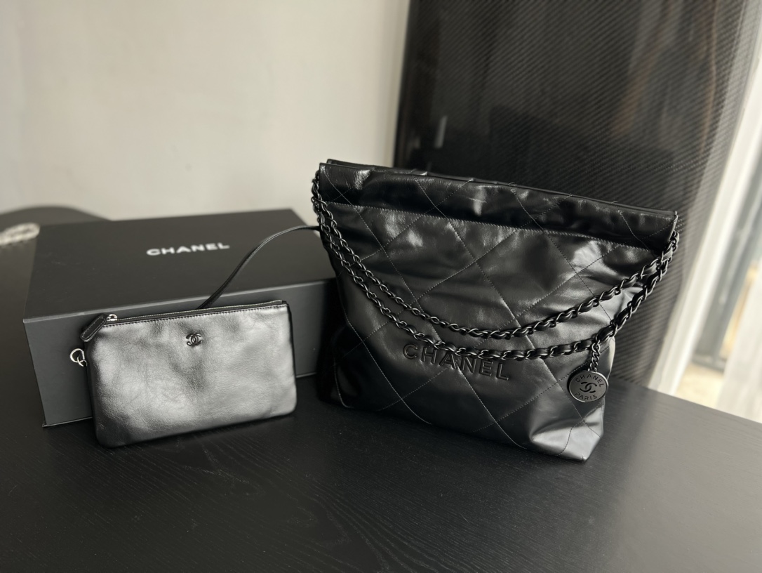 Handbag Chanel size 35cmx37cmx7 cm - vstockx