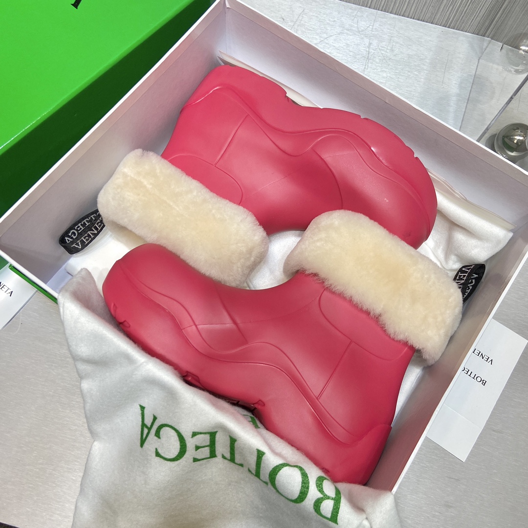 Bottega Veneta Boots 12 - vstockx