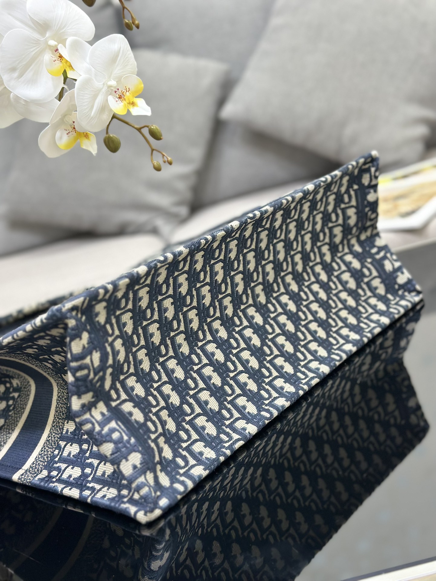 Handbag Dior M1286 size 42 x 35 x 18.5 cm - vstockx