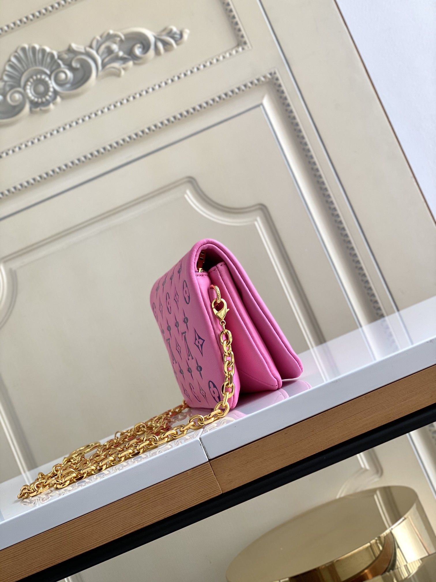 Handbag Louis Vuitton M80742 size 20 x 14 x 8 cm - vstockx