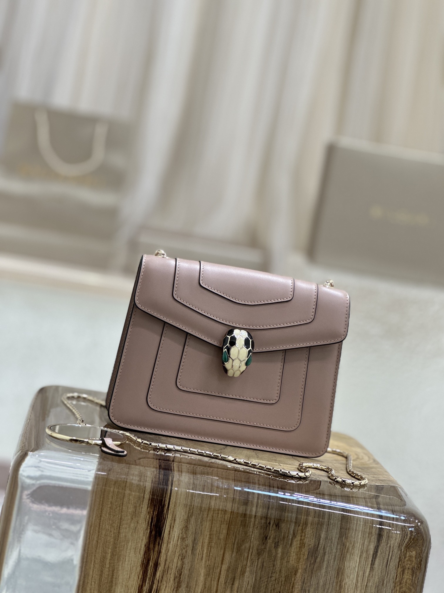 Handbags Bvlgari 35107 size:20*15*5 cm - vstockx