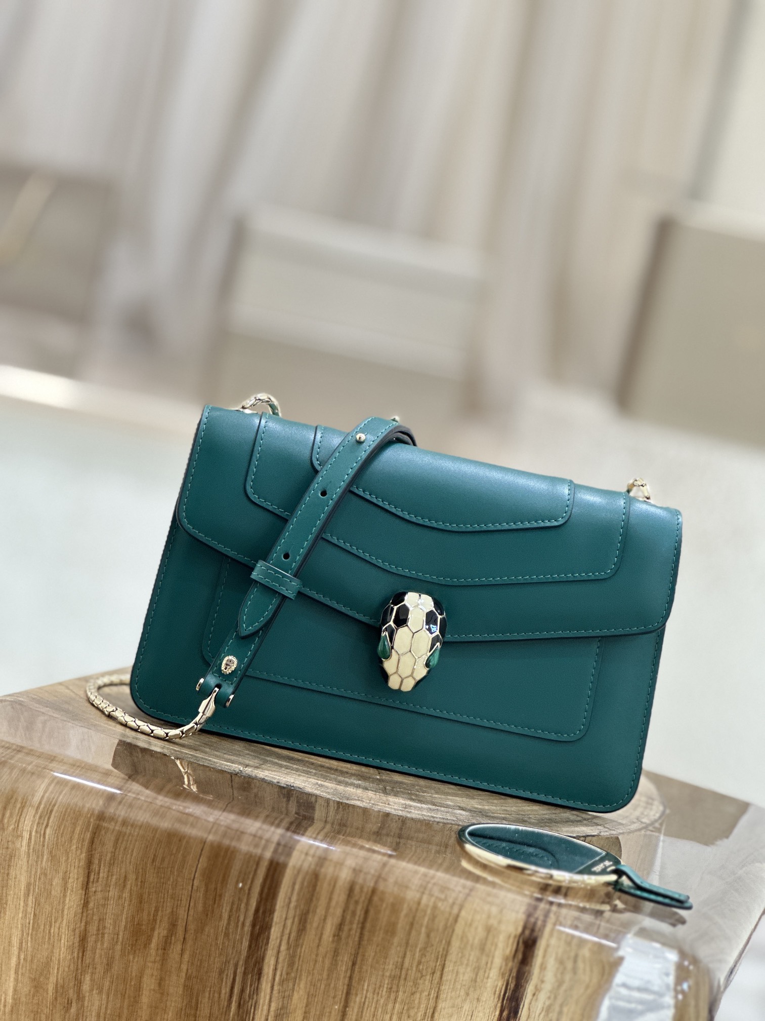 Handbags Bvlgari 38102 size:22*13*5.5 cm - vstockx