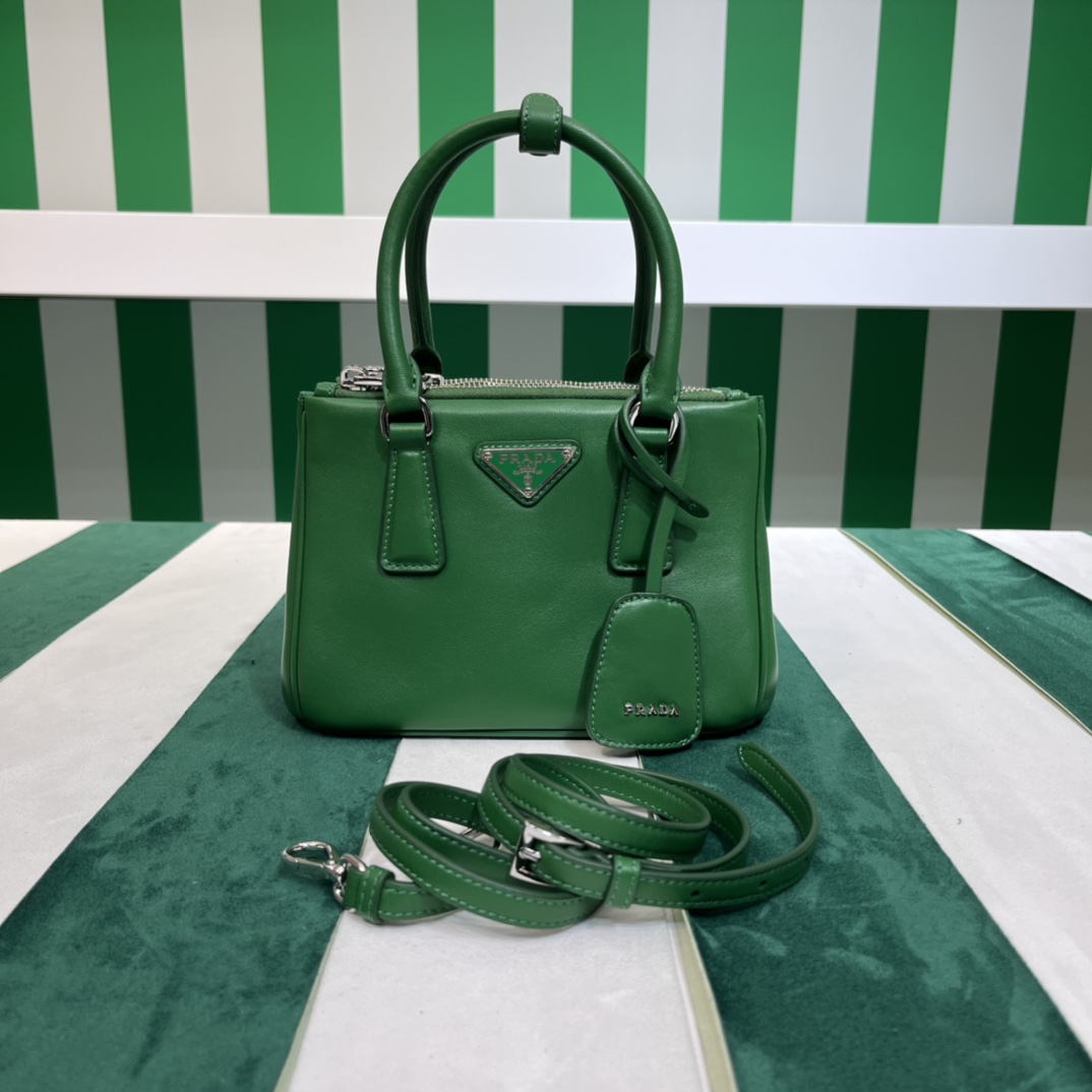 Handbags Prada 1BA906 size:20*14.5*9.5 cm - vstockx