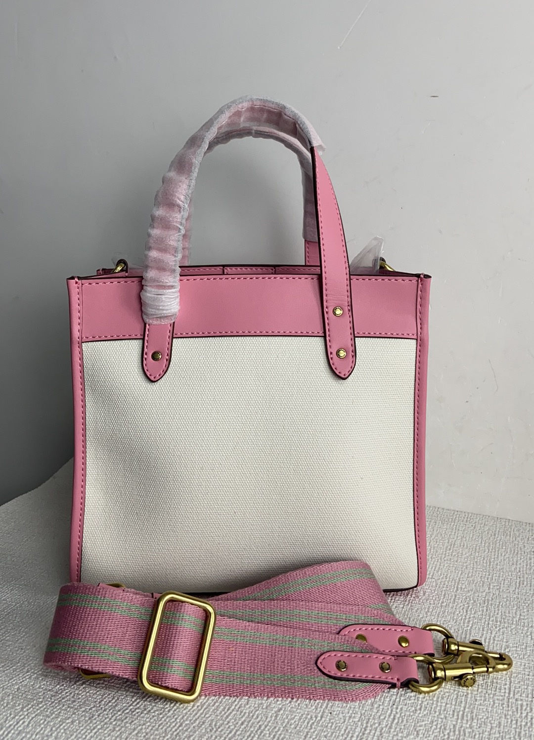Handbags Coach CH740 size:22*20*12 - vstockx