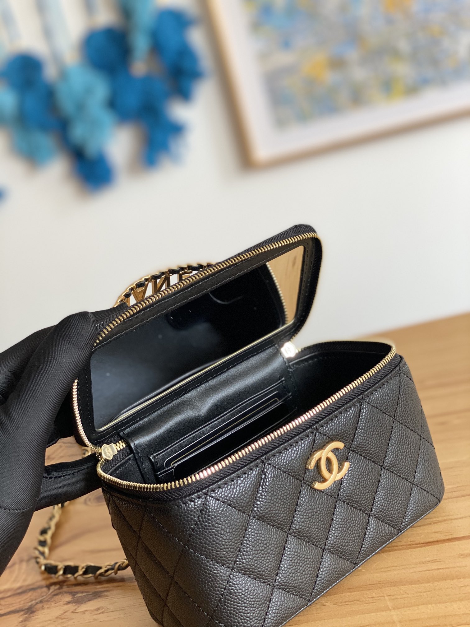 Handbag Chanel 81197 size 9.5  13  6 cm - vstockx
