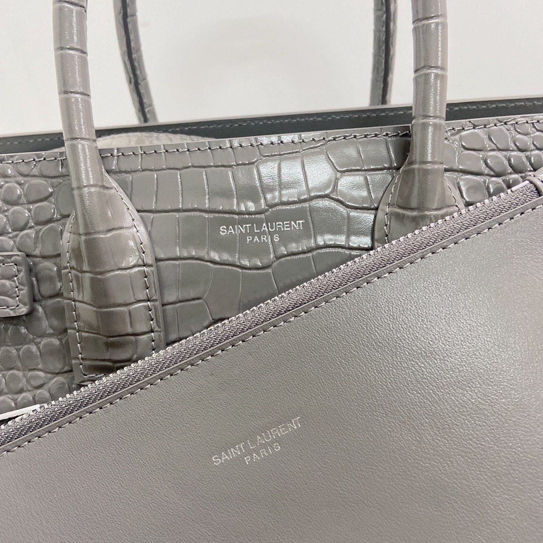 Handbags SAINT LAURENT 421863 size 26*20.5*12.5 cm - vstockx