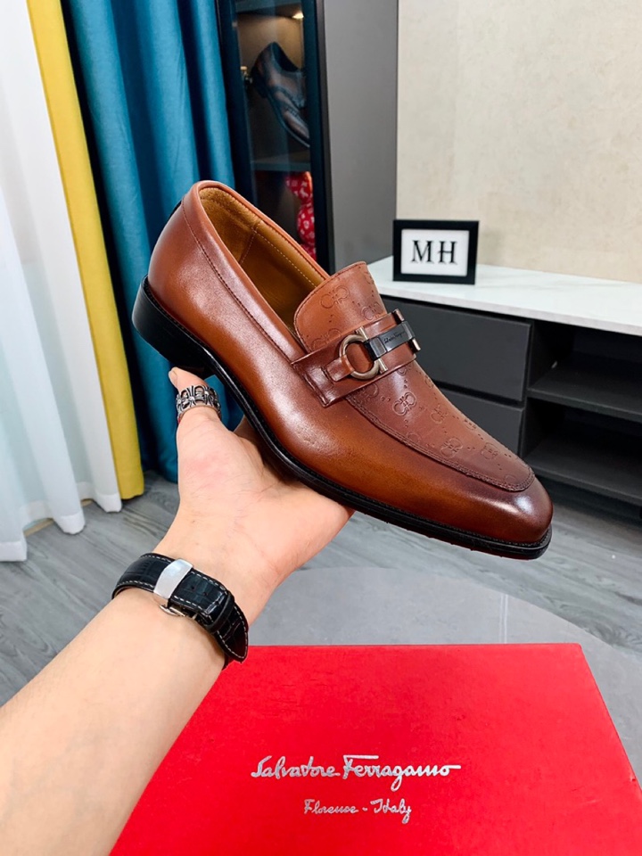 Salvatore Ferragamo Boots 28 - vstockx