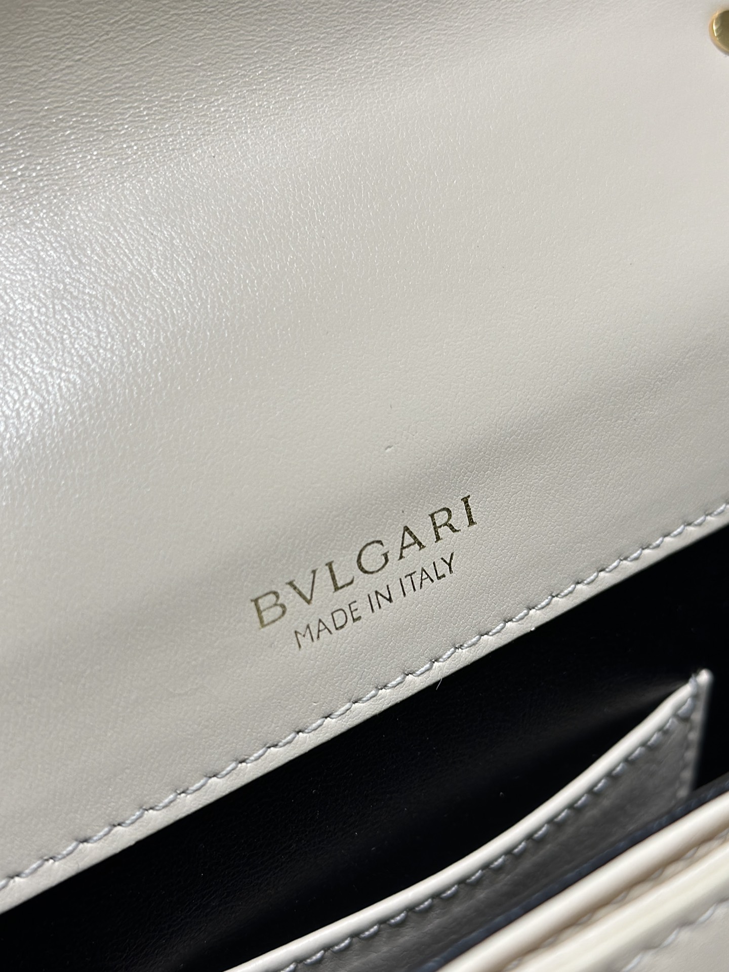Handbags Bvlgari 290763 size:20*14*8 cm - vstockx