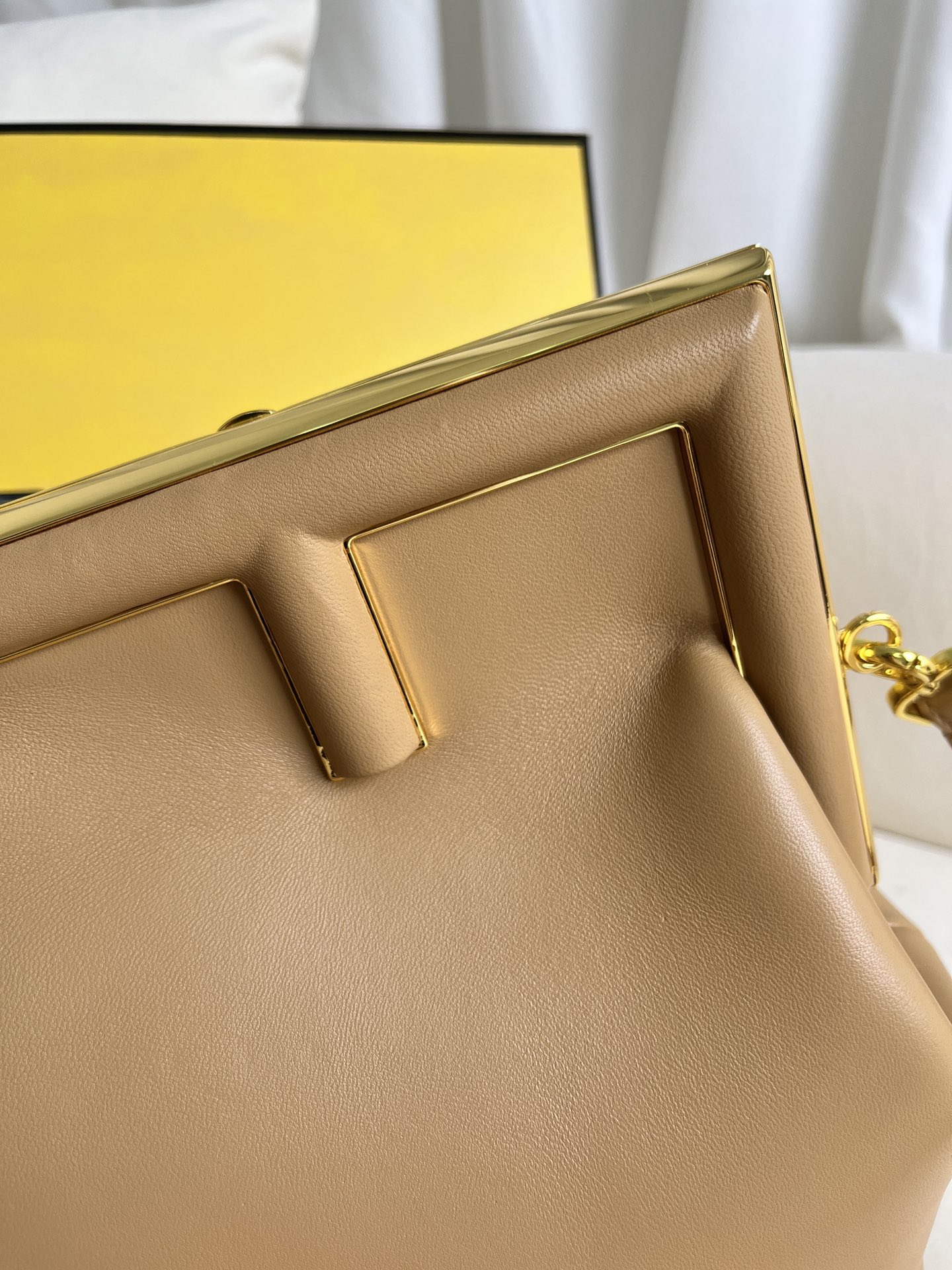 handbags FENDI 209 size:32.5*15*23.5cm - vstockx