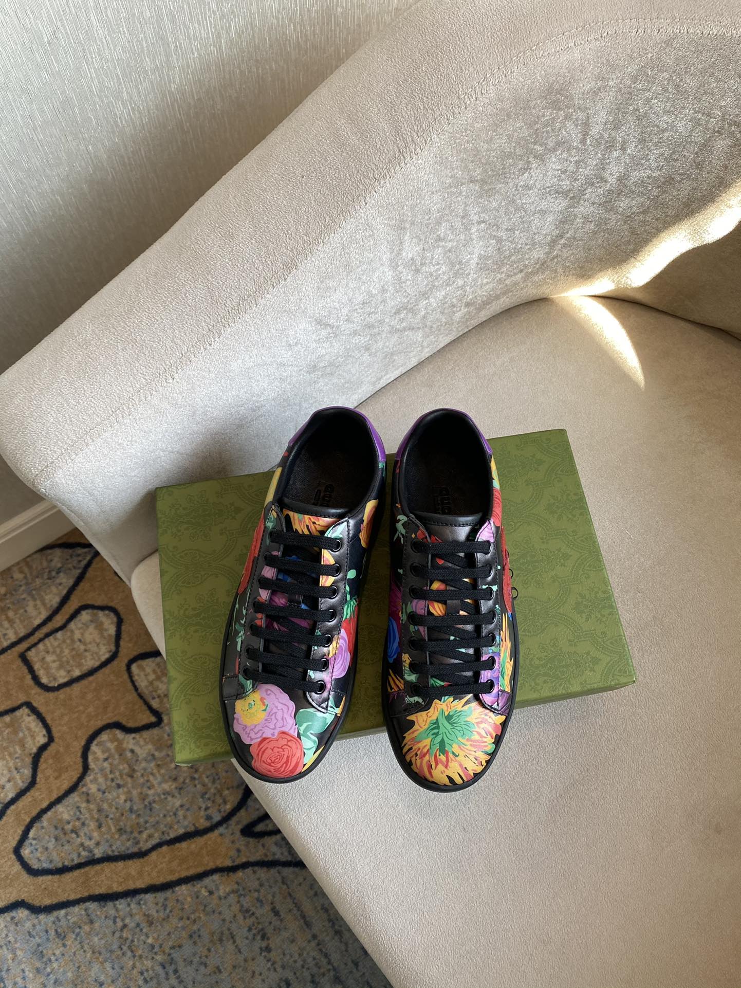 Gucci Women's Ace sneaker with bee sneaker 4 - vstockx