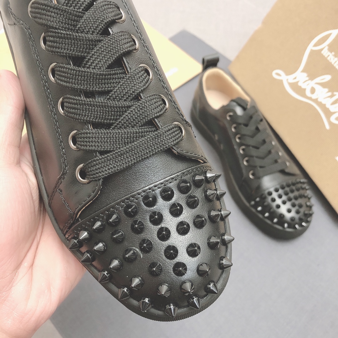 Christian Louboutin Louis Junior Spikes Orlato Flat Sneakers 5 - vstockx