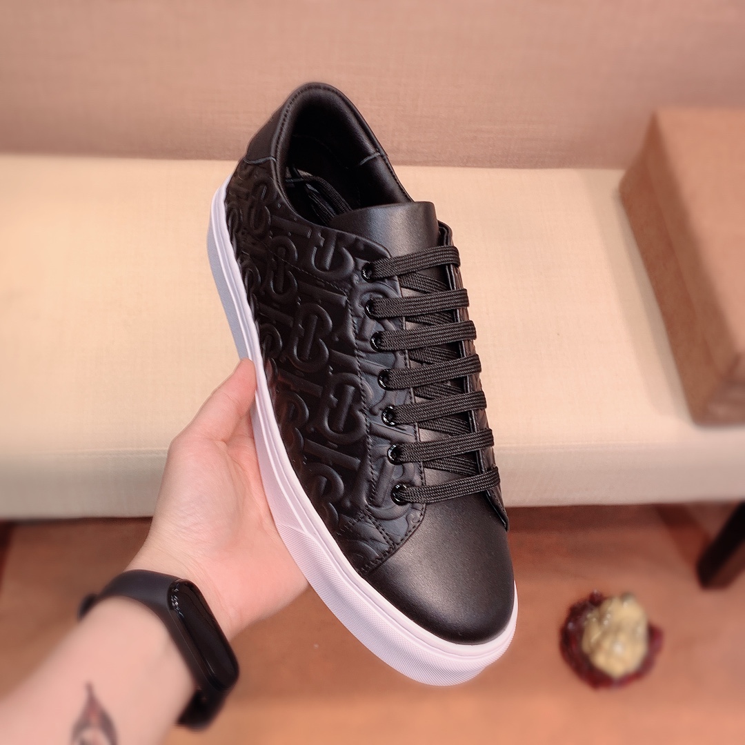 Burberry Perforated Check Sneaker 26 - vstockx