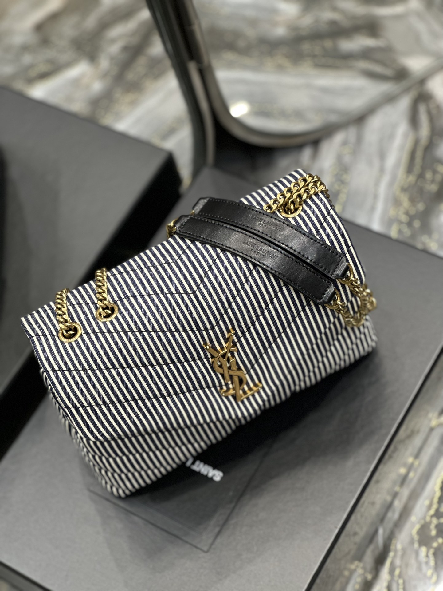 Handbags SAINT LAURENT 494699 size 25  17  9 cm - vstockx