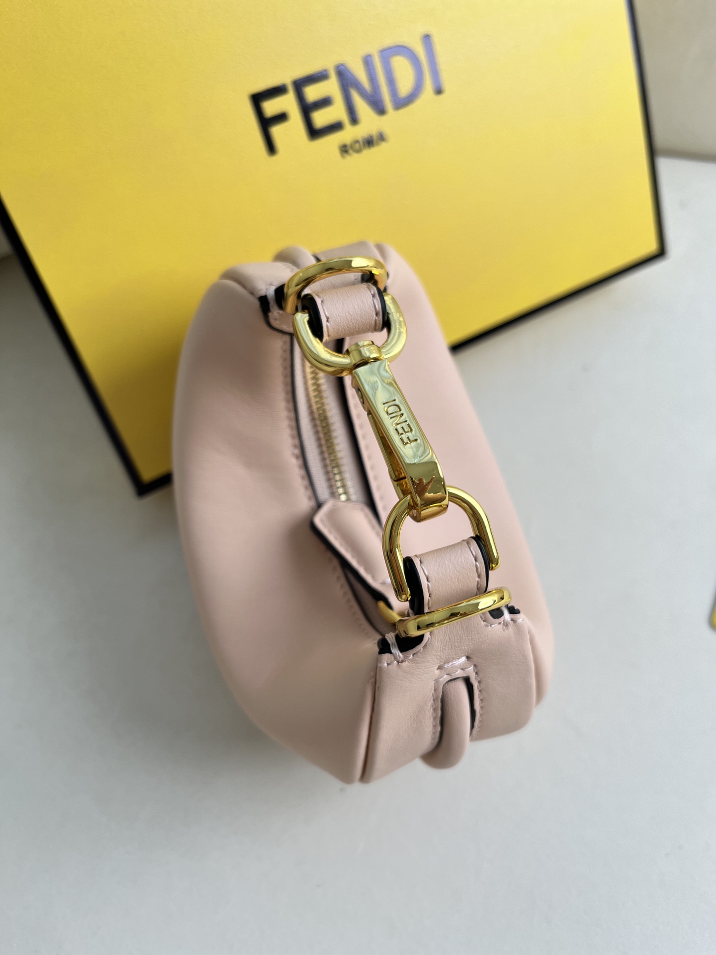 handbags FENDI 206 size:16.5*14*5cm - vstockx