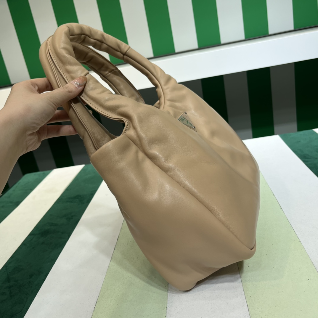 Handbags Prada 1BG413 size:30*26*17 cm - vstockx